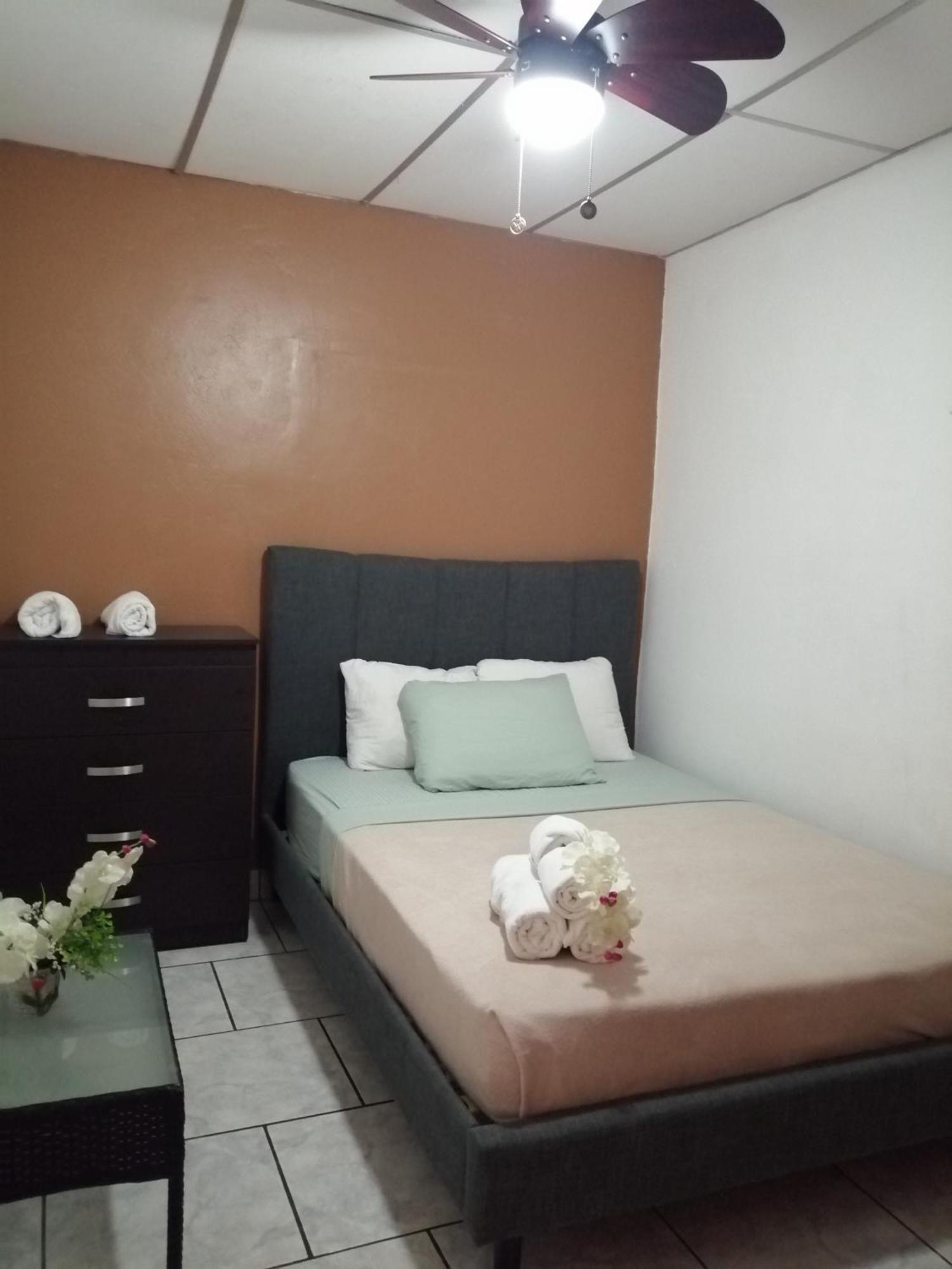 בוקט Hotel La Casa De La Abuela מראה חיצוני תמונה