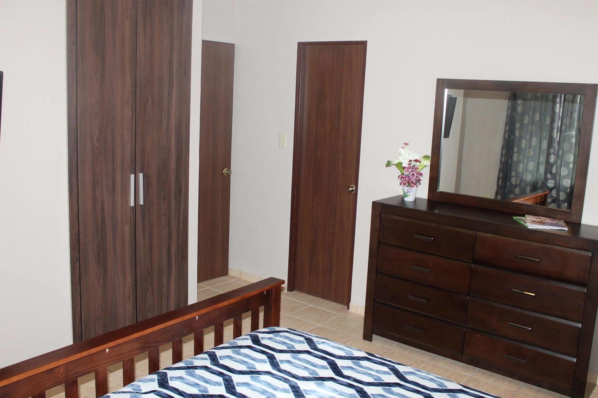 בוקט Hotel La Casa De La Abuela מראה חיצוני תמונה